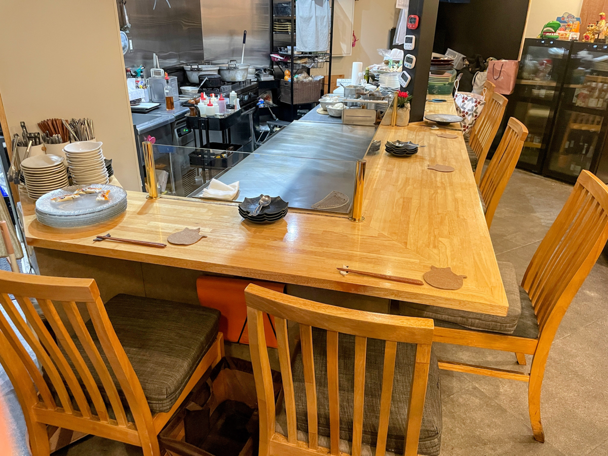 鉄板dining香音 店内