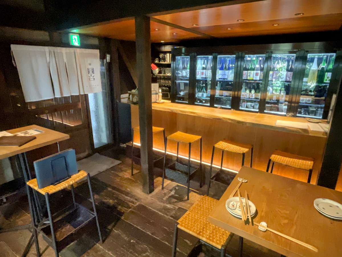 SAKE BAR 圓谷 店内