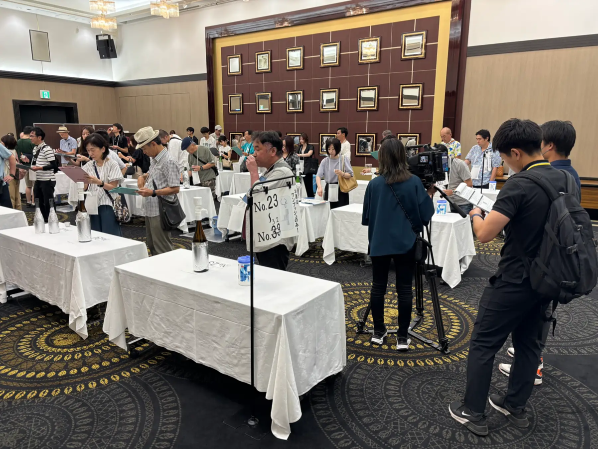 長野県のご当地グルメと信州の地酒品評会の様子