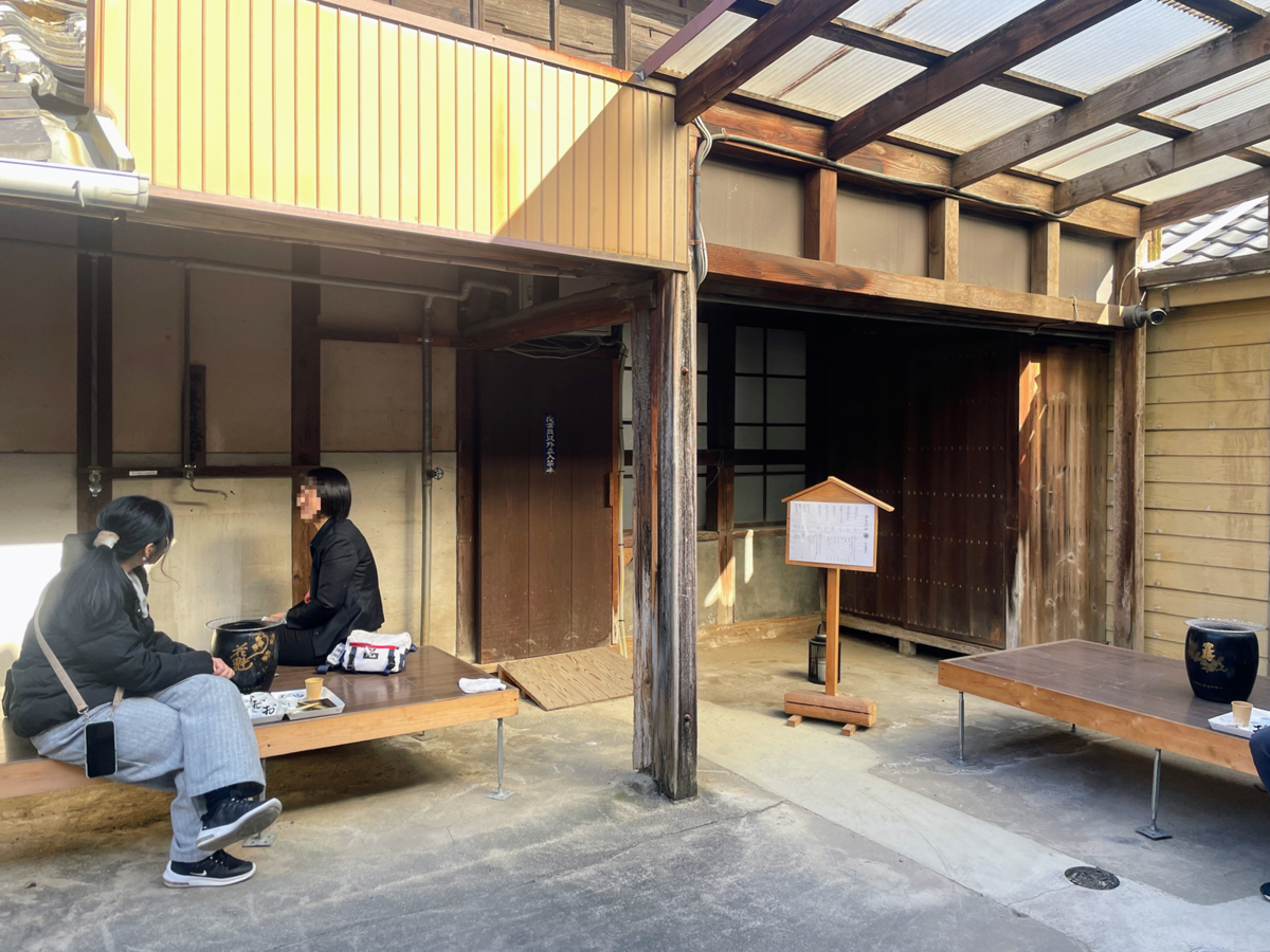 合資横丁飲食スペース