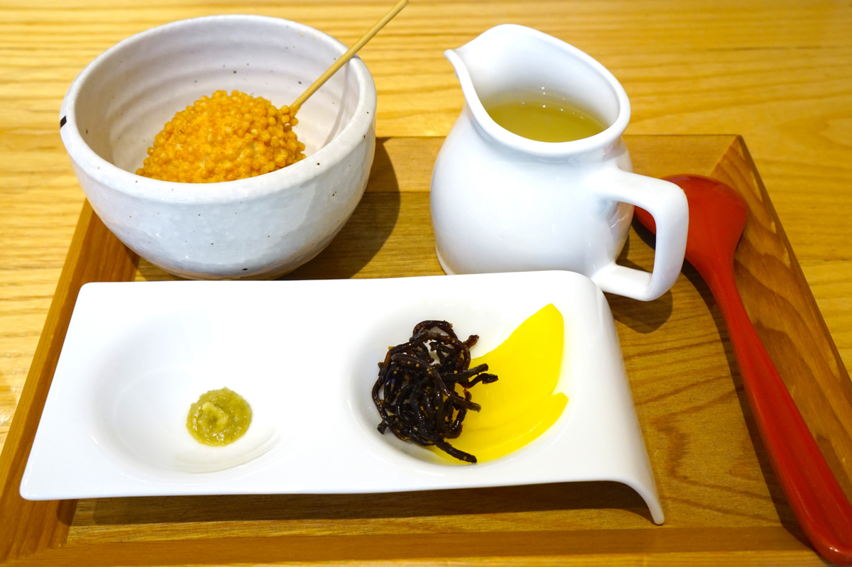 あられ揚げ茶漬け