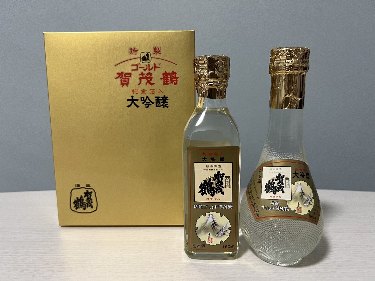 日本酒瓶と化粧箱