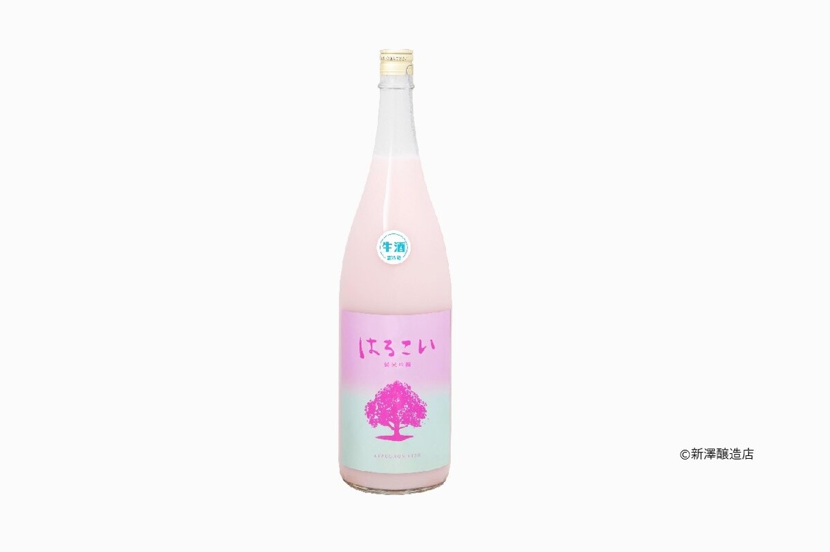 ピンク色の日本酒の瓶