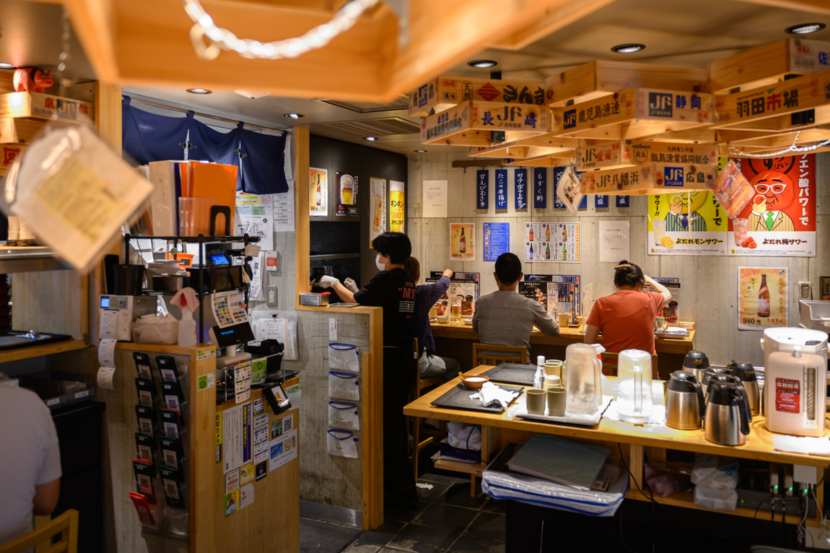 海鮮居酒屋 羽田市場の店内