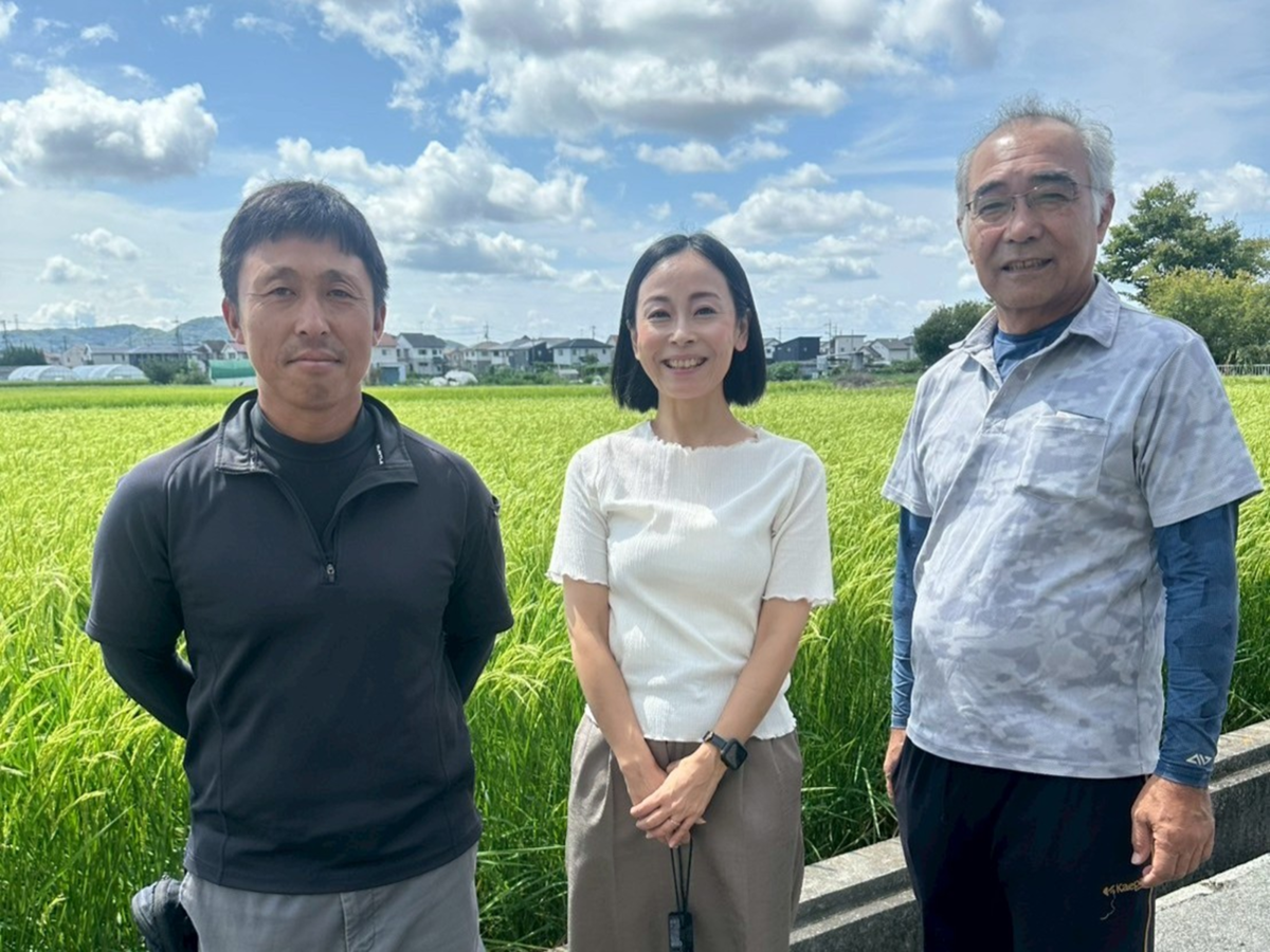 高島雄町米振興会と筆者の写真