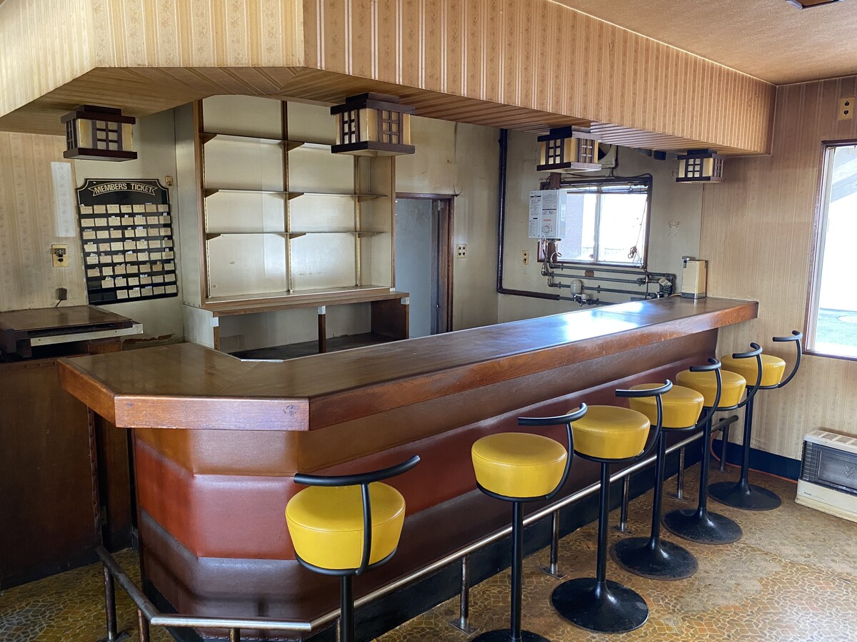 喫茶店のカウンター