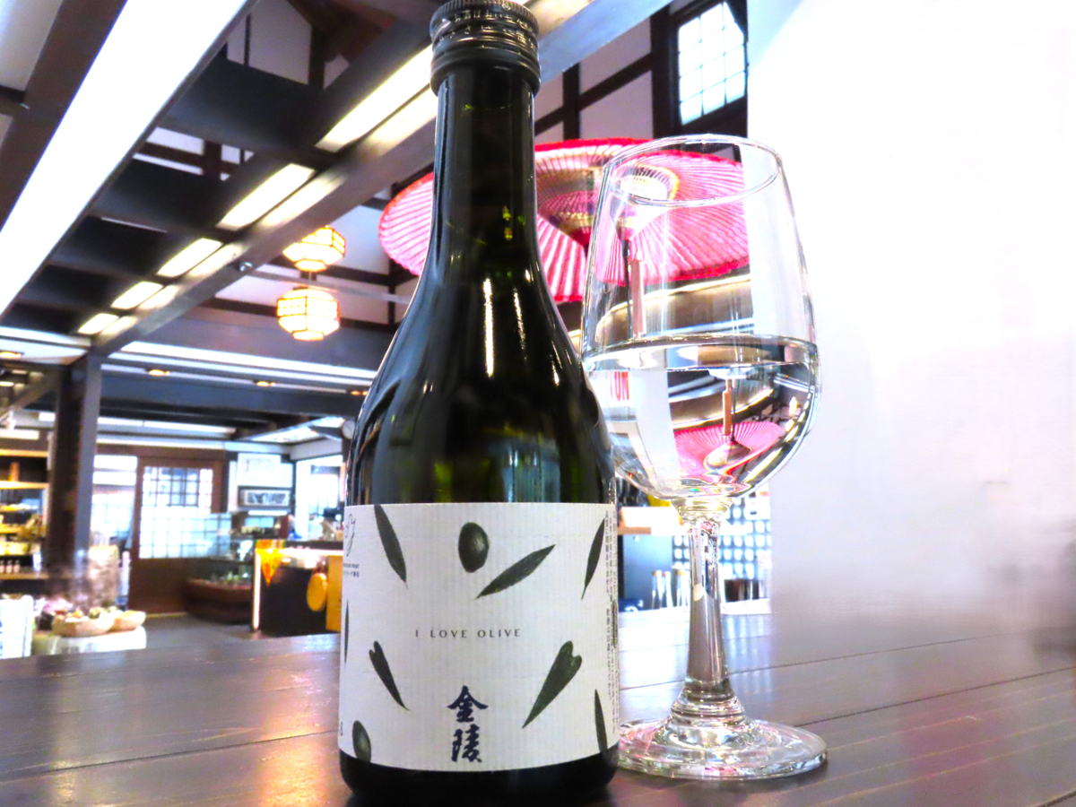 日本酒ボトル（西野金陵）