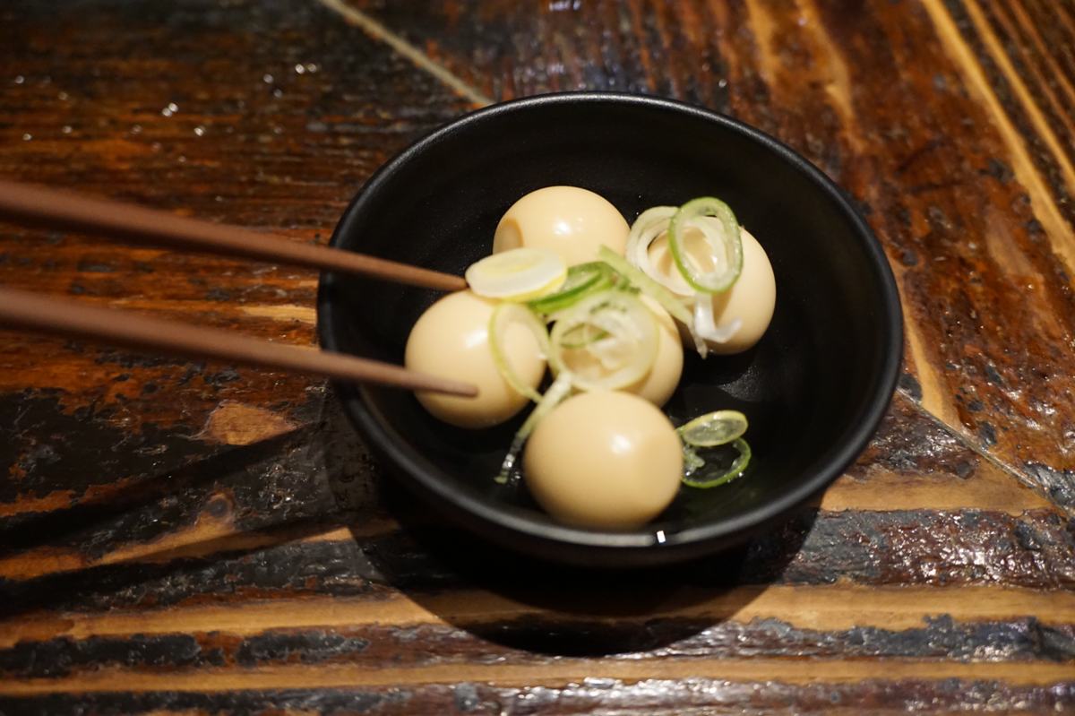 お通しのうずらの卵