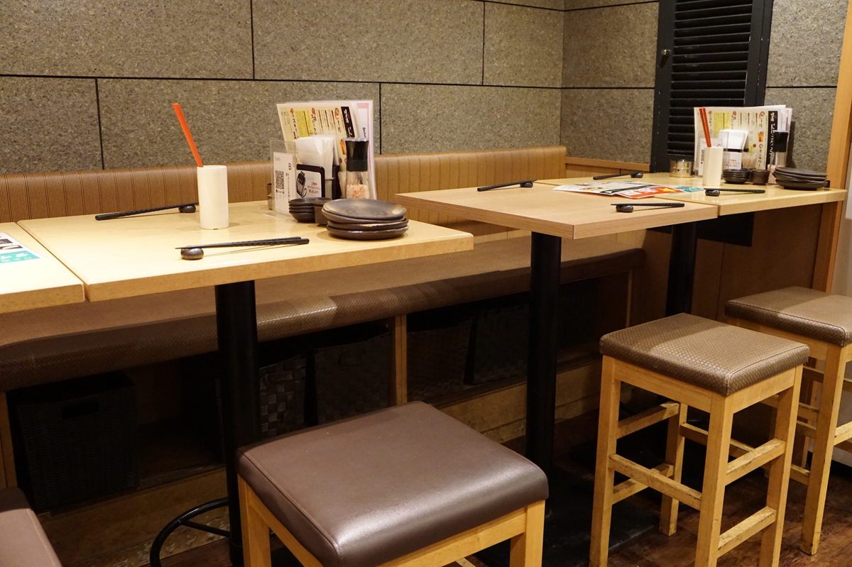 天ぷらと日本酒　明日源の店内の様子