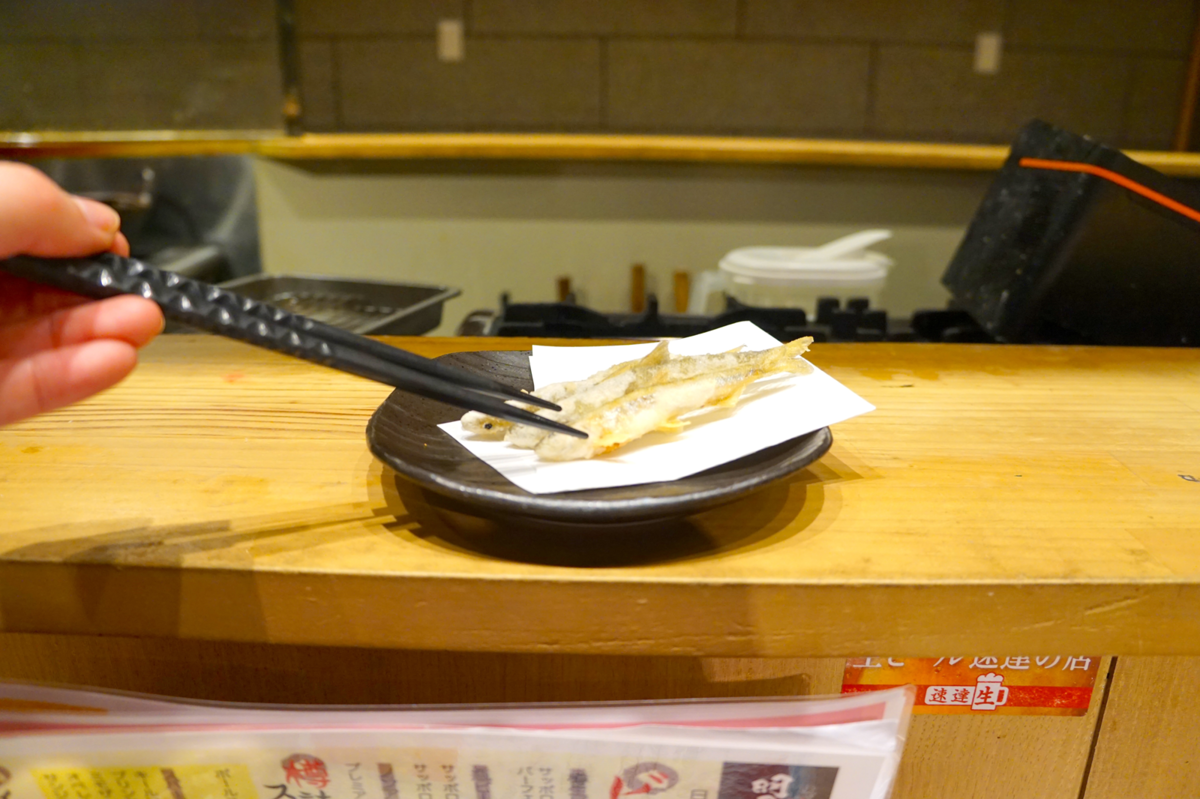 カラッと揚がったわかさぎの天ぷら