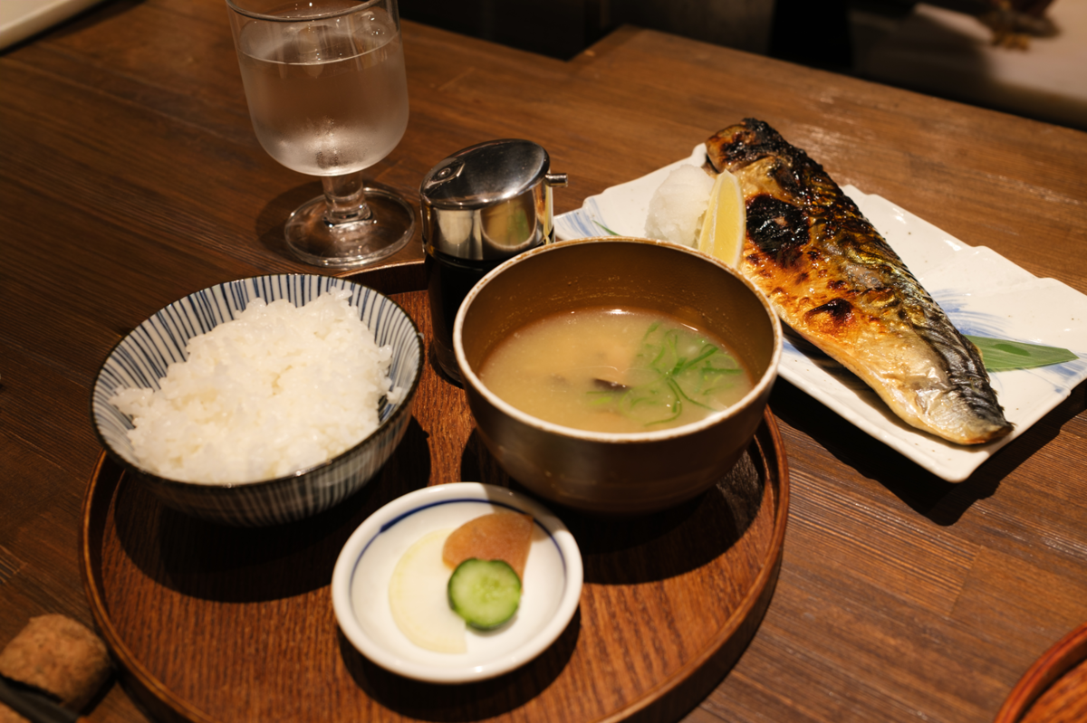 越田商店 ものすごい鯖の炭火焼き定食