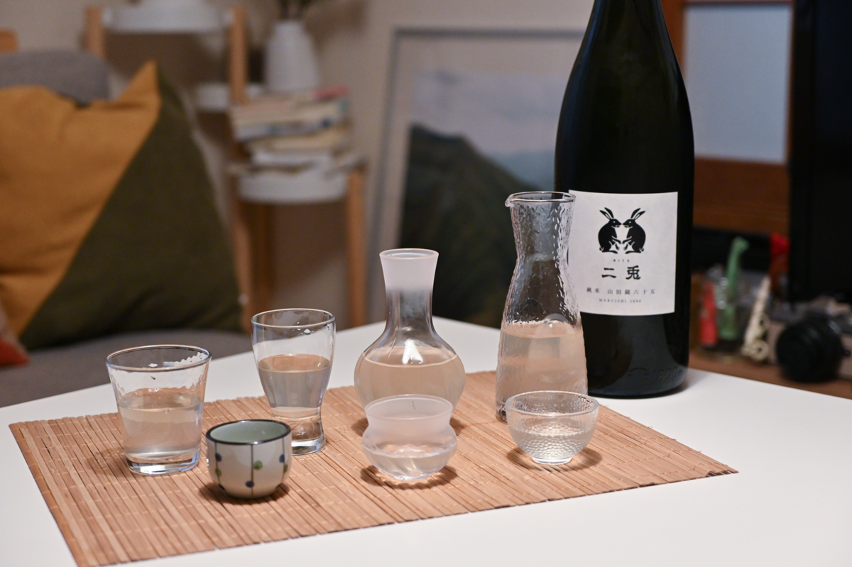 ダイソー、セリア、スリーコインズの酒器と二兎