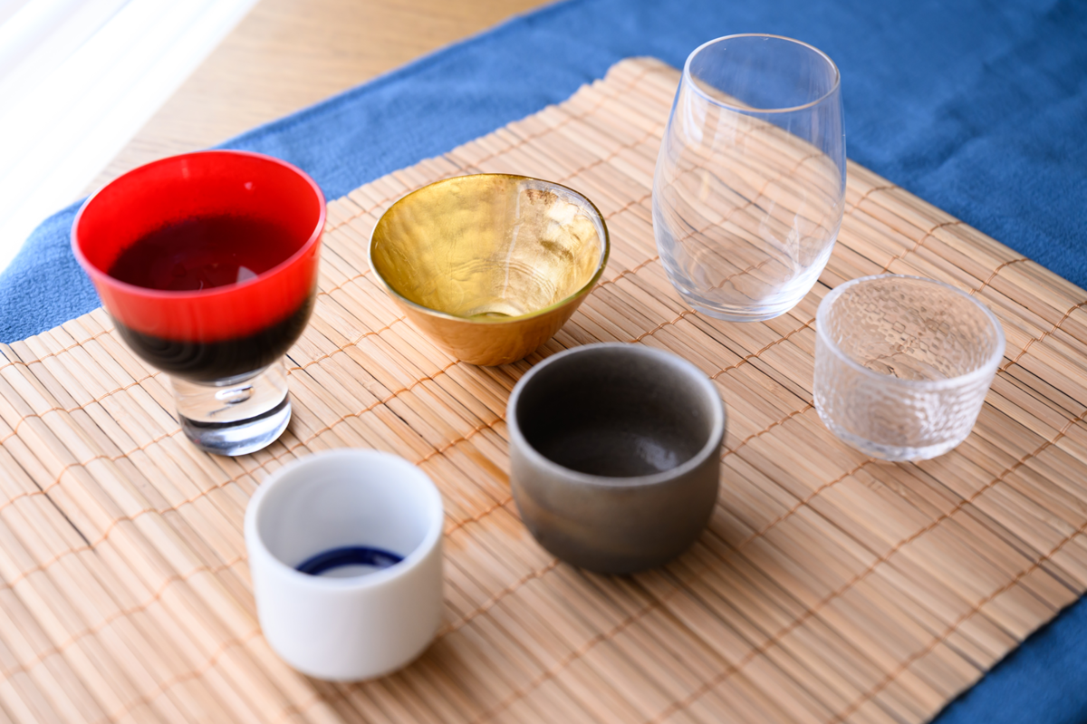 色とりどりのおちょこ