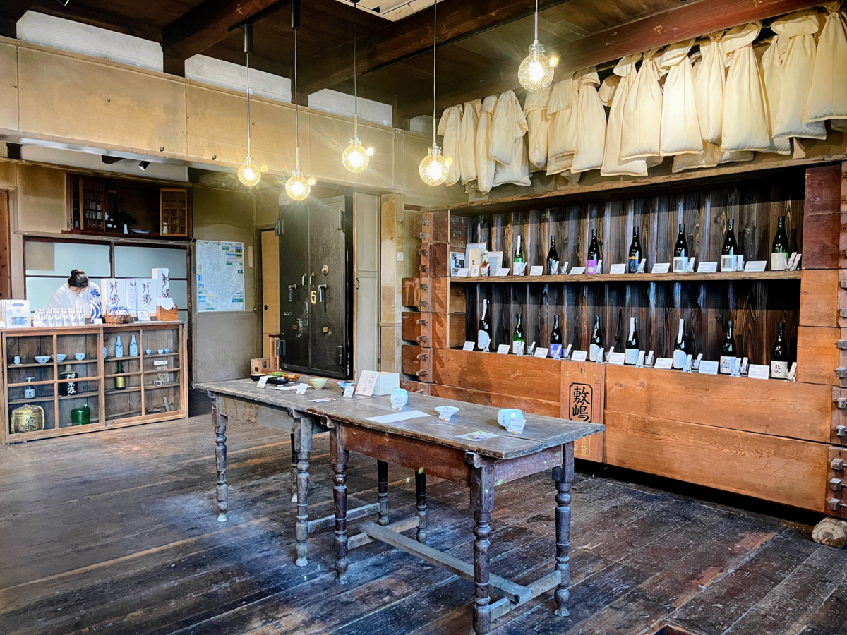 伊東合資「かめくち」内装