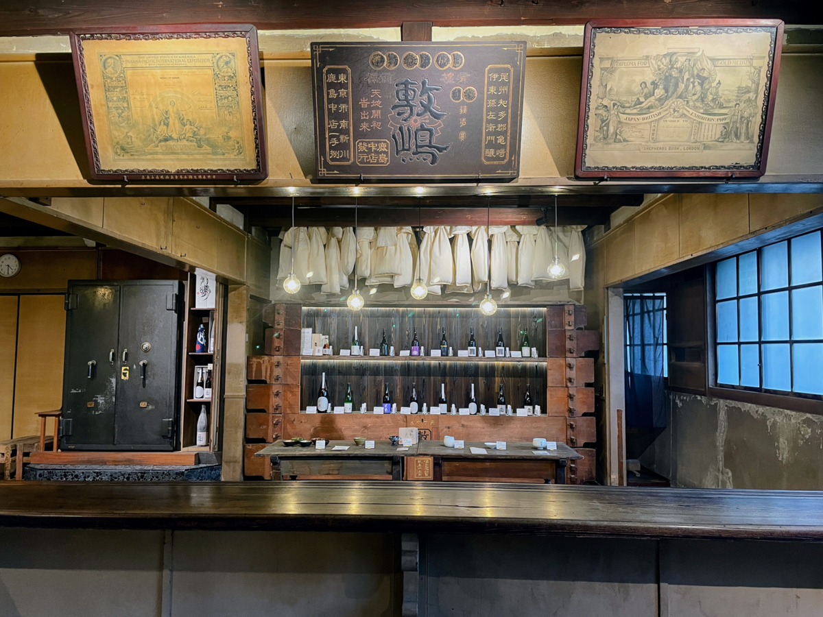 伊東合資「かめくち」内装