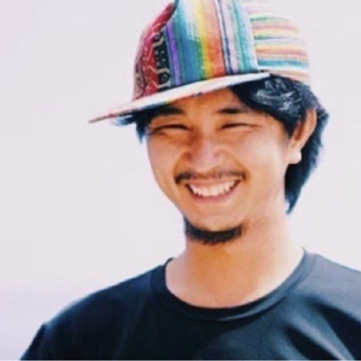 帽子をかぶった男性