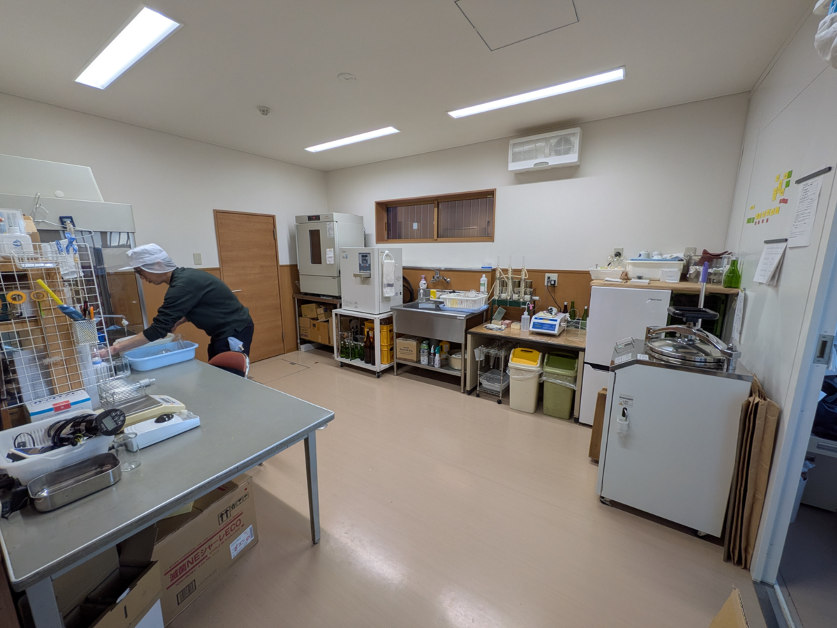 酒蔵　実験室