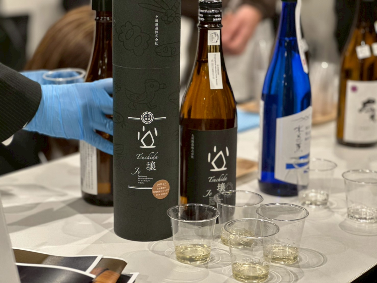 日本酒試飲の様子