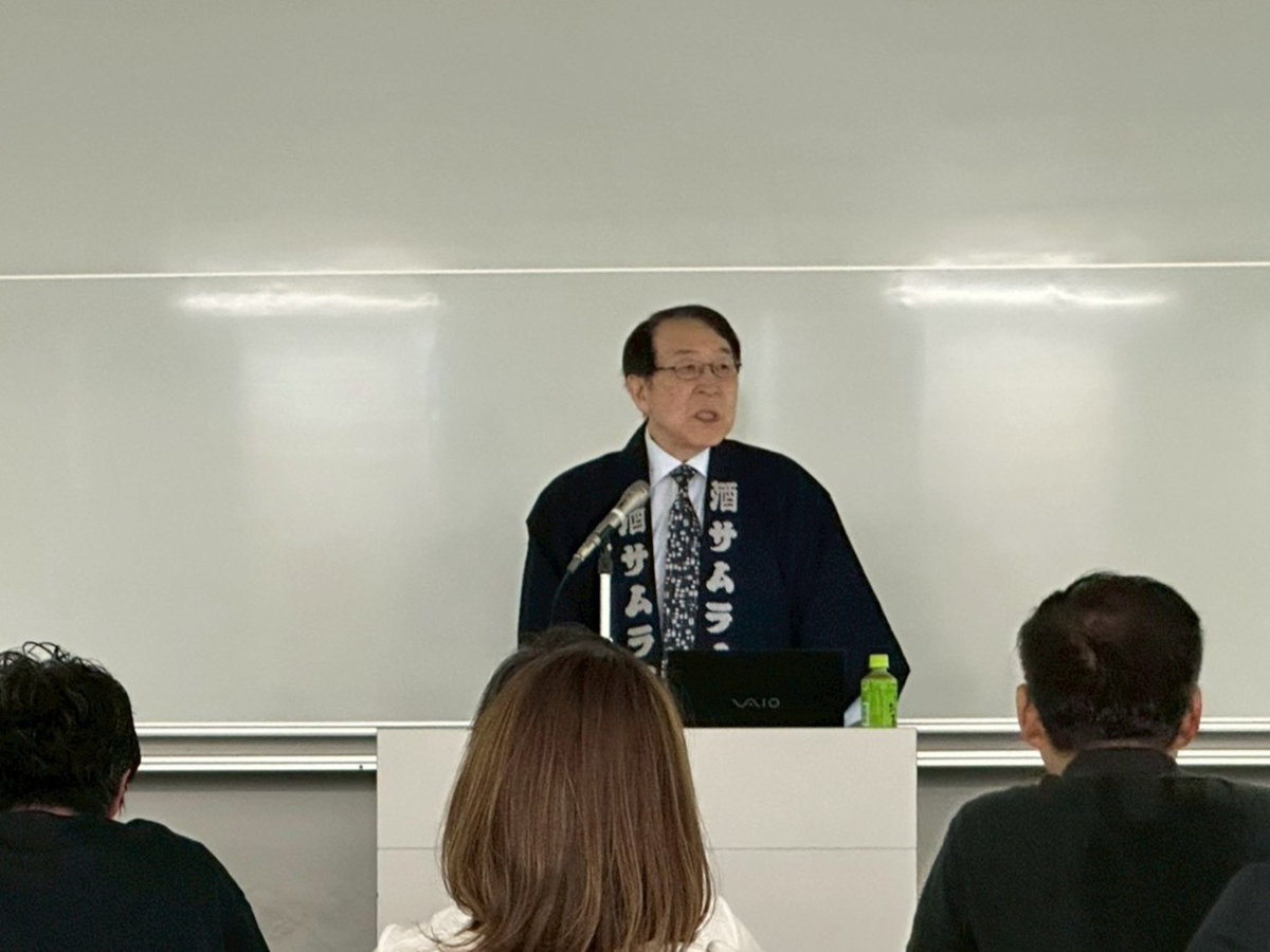 登壇する門司健次郎さん
