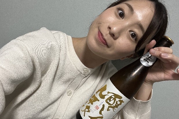 長江麻美アナウンサーと日本酒