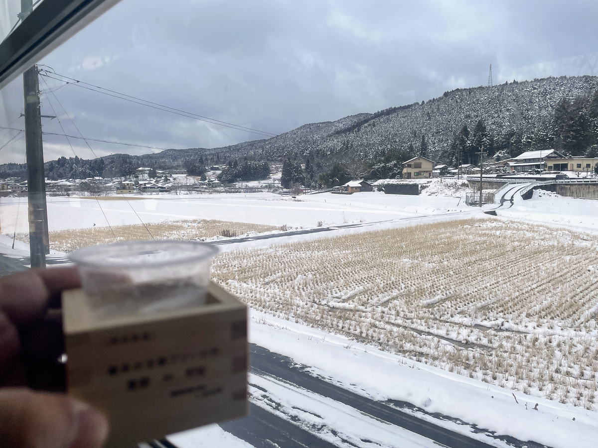 車窓の雪景色