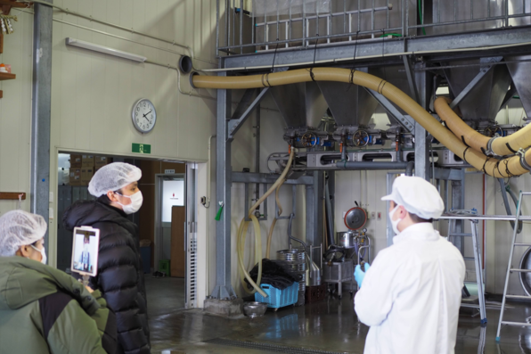 酒蔵見学の様子