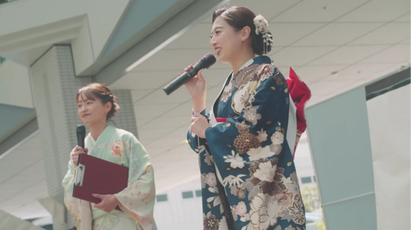 登壇するMiss SAKE